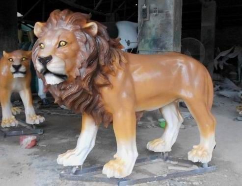 動(dòng)物雕塑獅子威風(fēng)凜凜