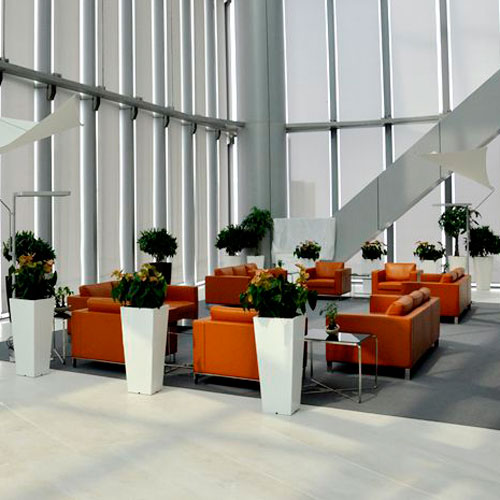 大堂室內(nèi)擺設(shè)玻璃鋼花盆