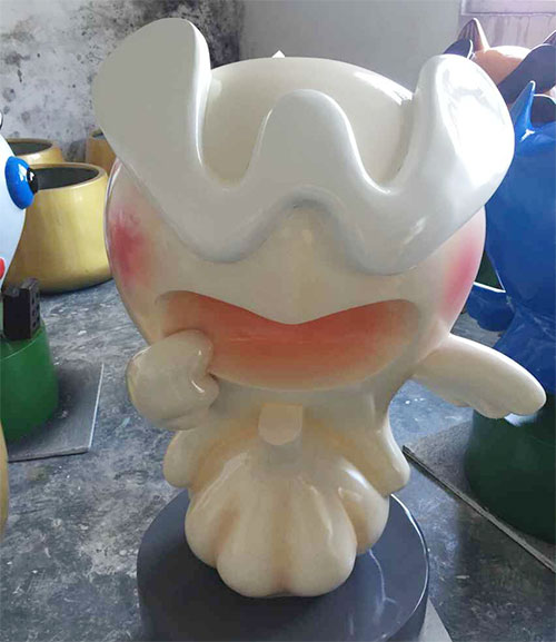 玻璃鋼雕塑藝術(shù)品已成為美化城市的象征